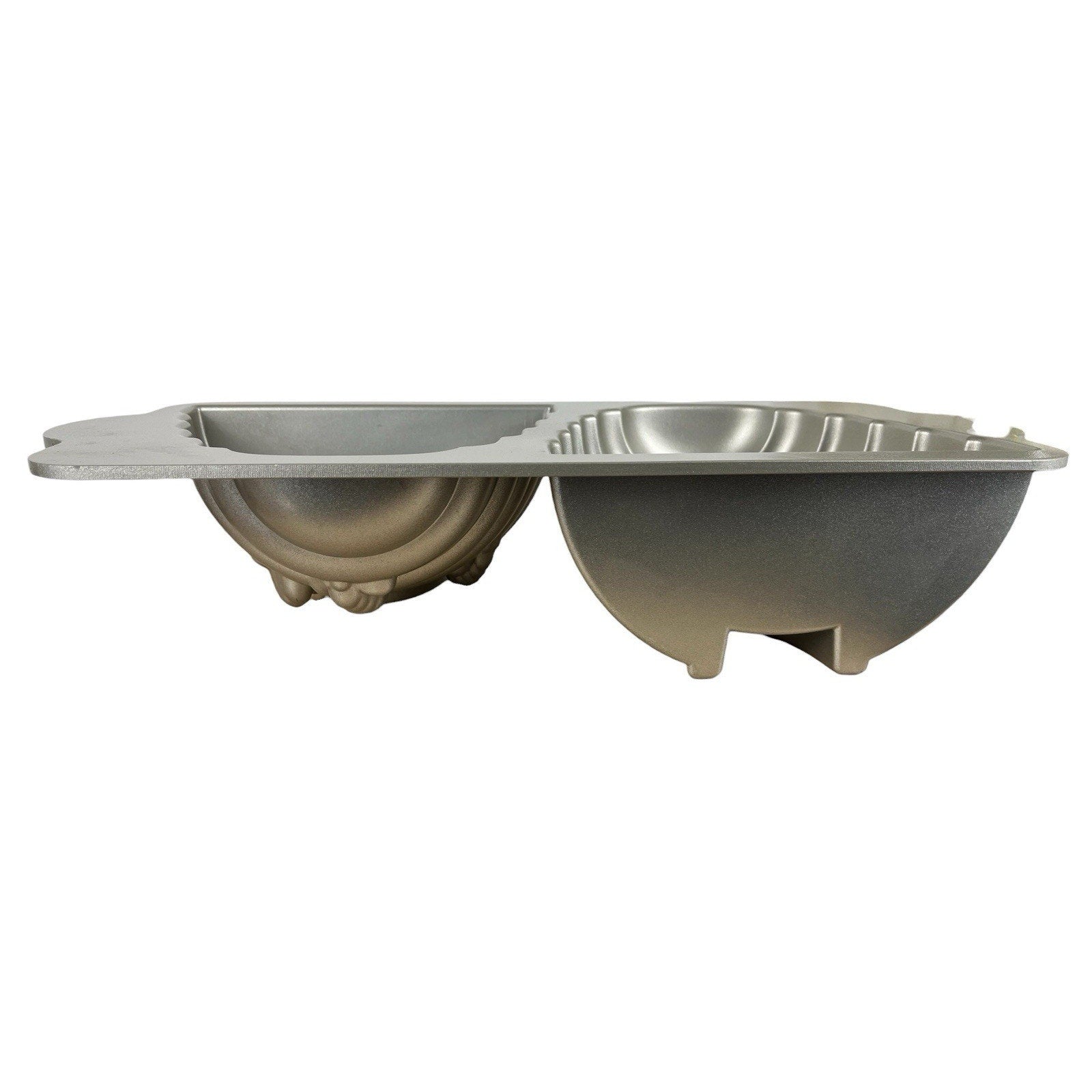 Nordic Ware Beehive 3D Cake Pan Cast Aluminum 10 Cup Made In USA 2 Side Cake Pan