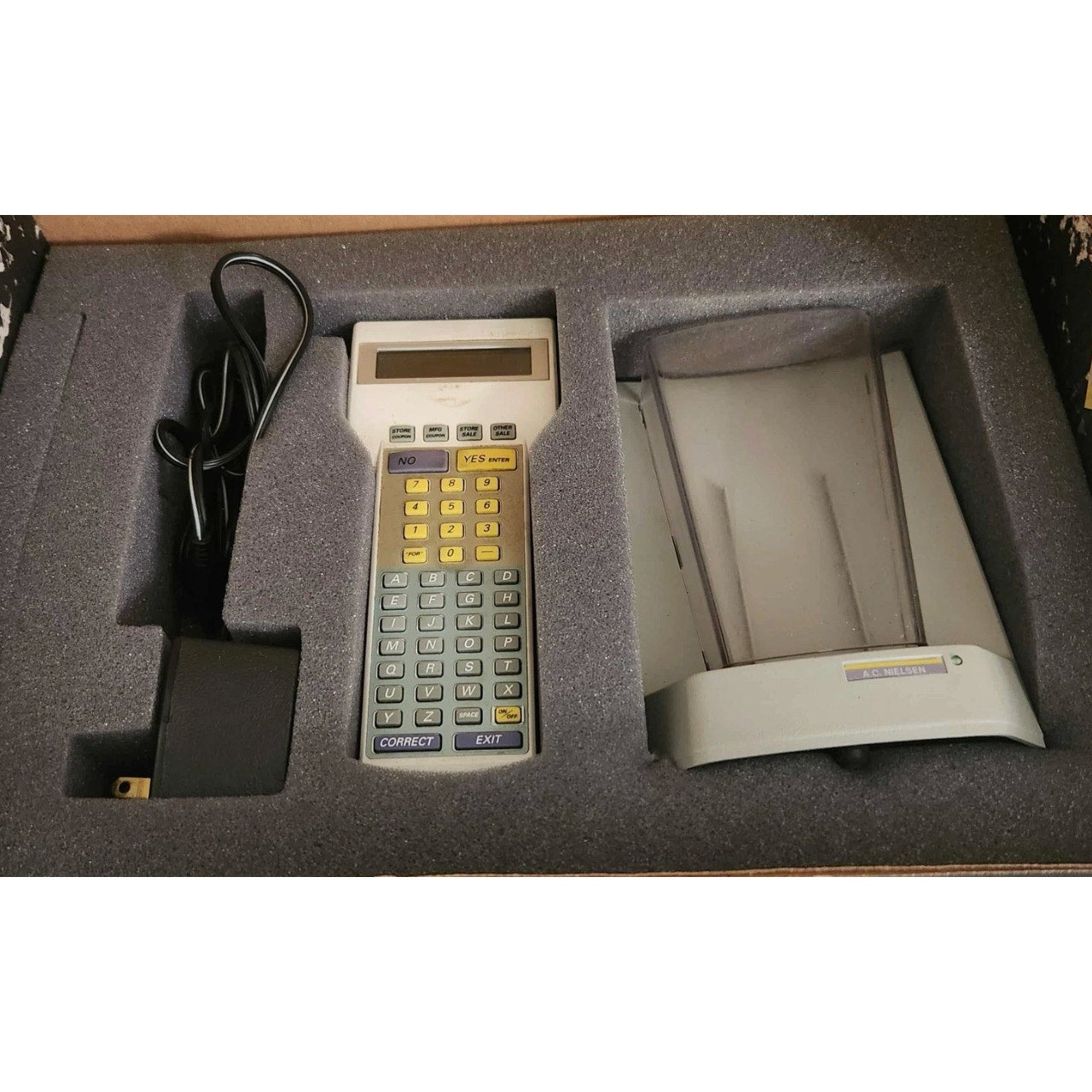 A.C. Nielson Telxon White Wireless Handheld LCD Display Bar Code Scanner