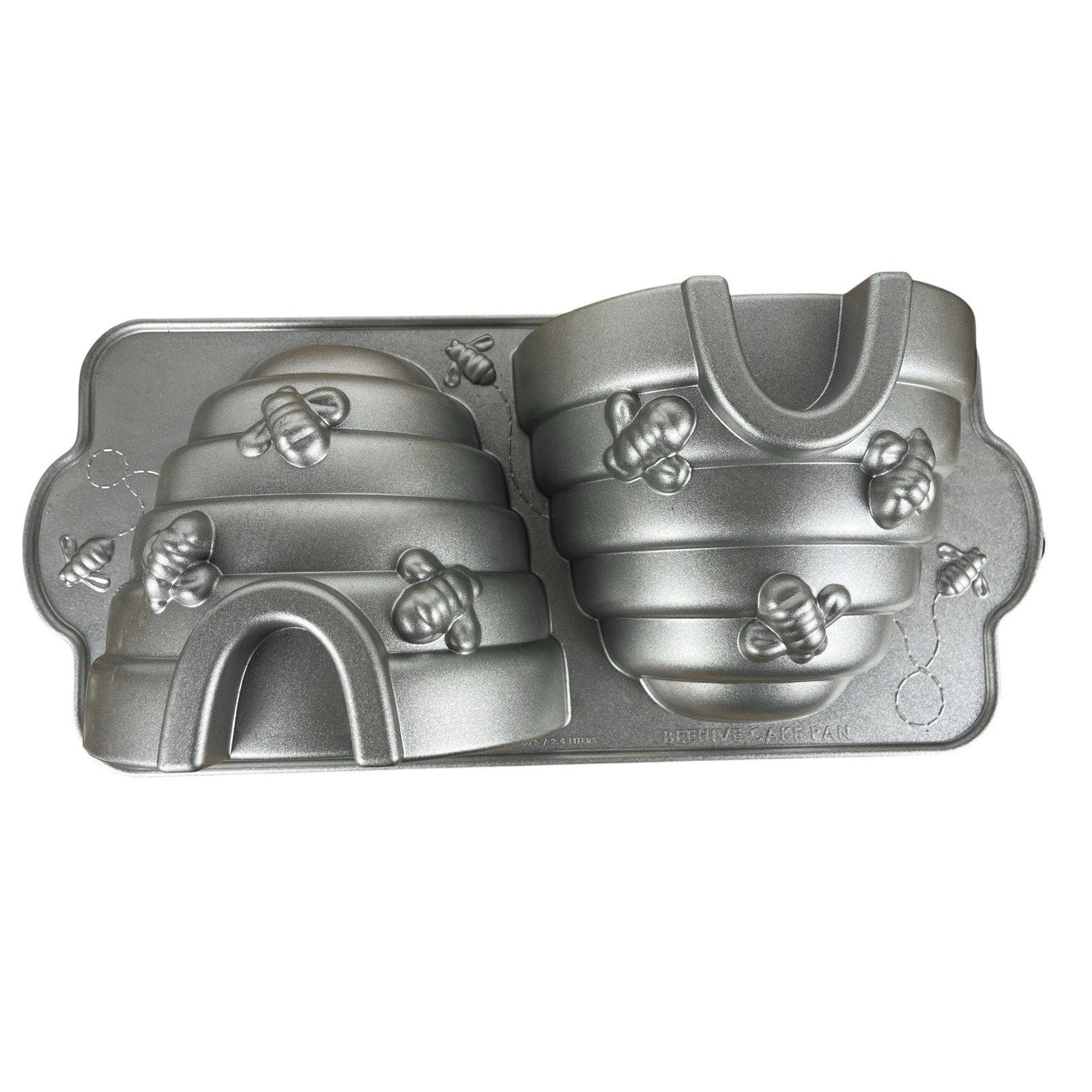 Nordic Ware Beehive 3D Cake Pan Cast Aluminum 10 Cup Made In USA 2 Side Cake Pan