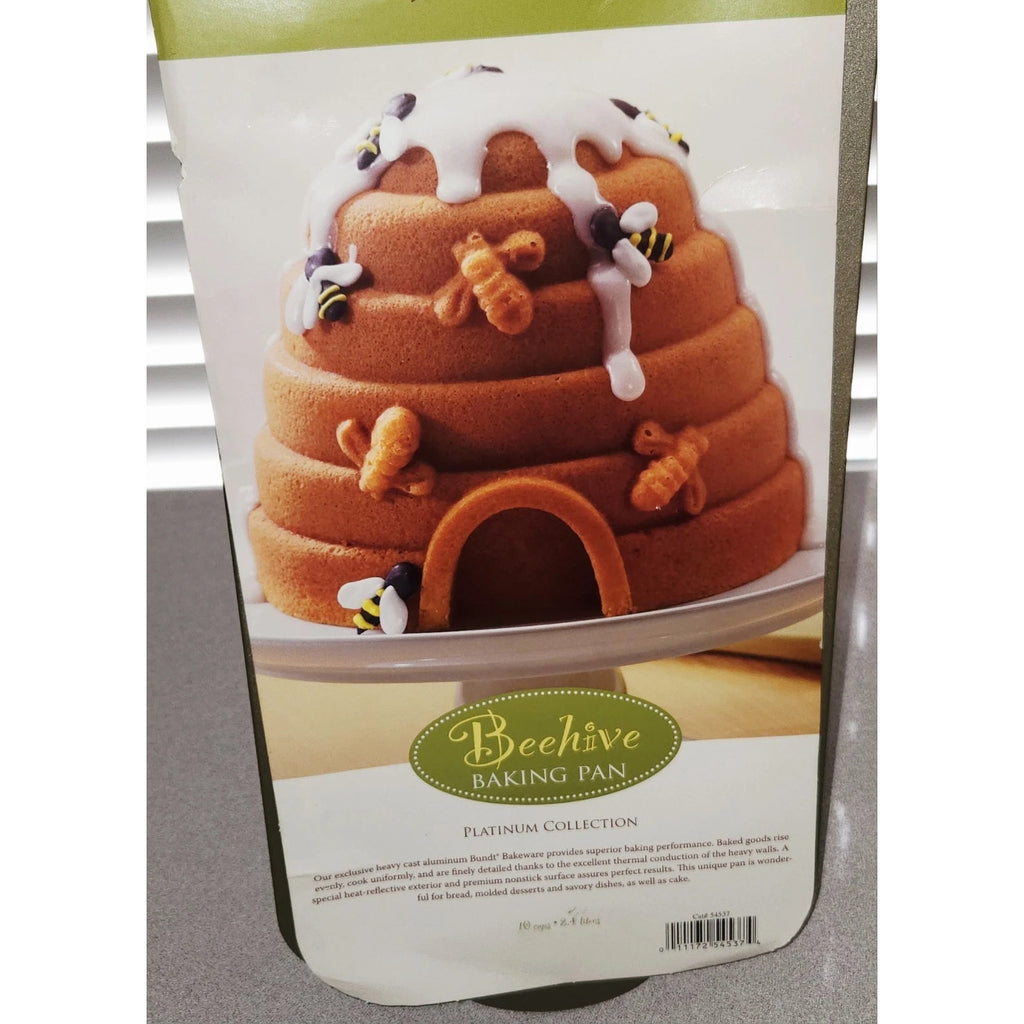 Nordic Ware Beehive Baking Pan New