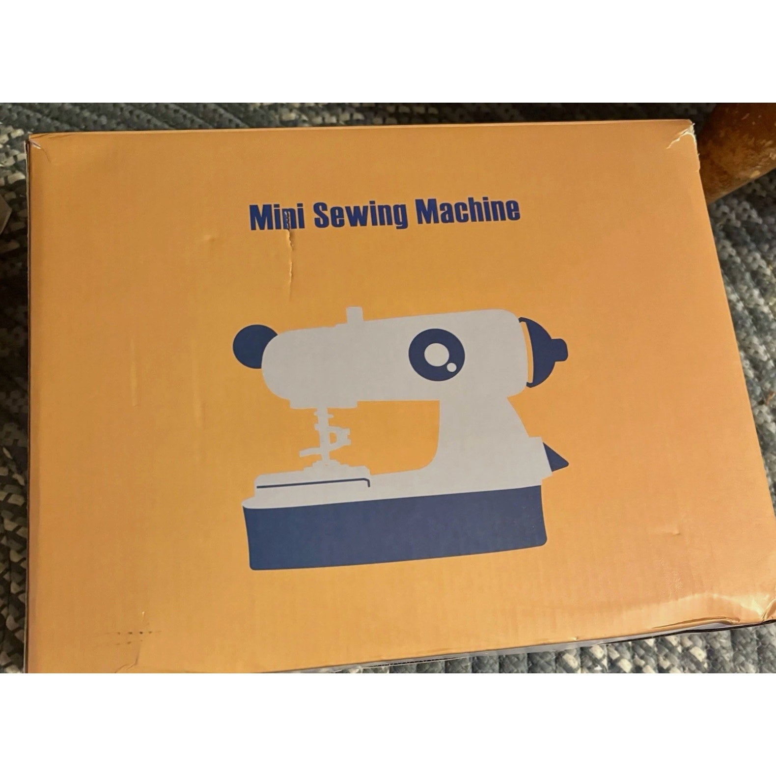 Mini Sewing Machine
